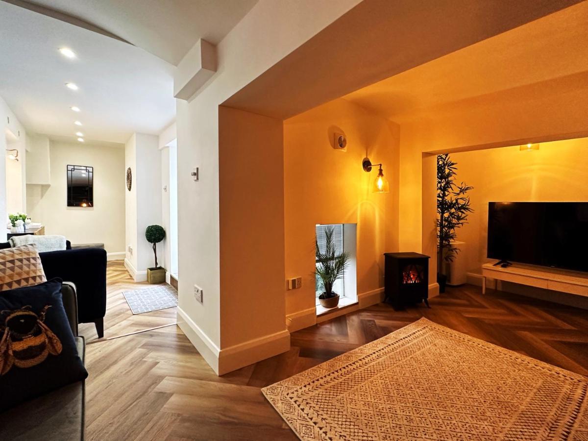 Liam Place Near Hyde Park - 1 Double Bed, 1 Sofa Bed, Spacious Apartment, Private Entrance Londres Exterior foto
